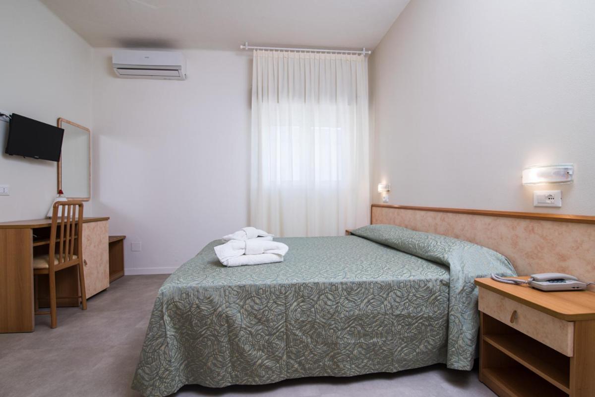 Hotel Ondina E Milazzo Cervia Extérieur photo