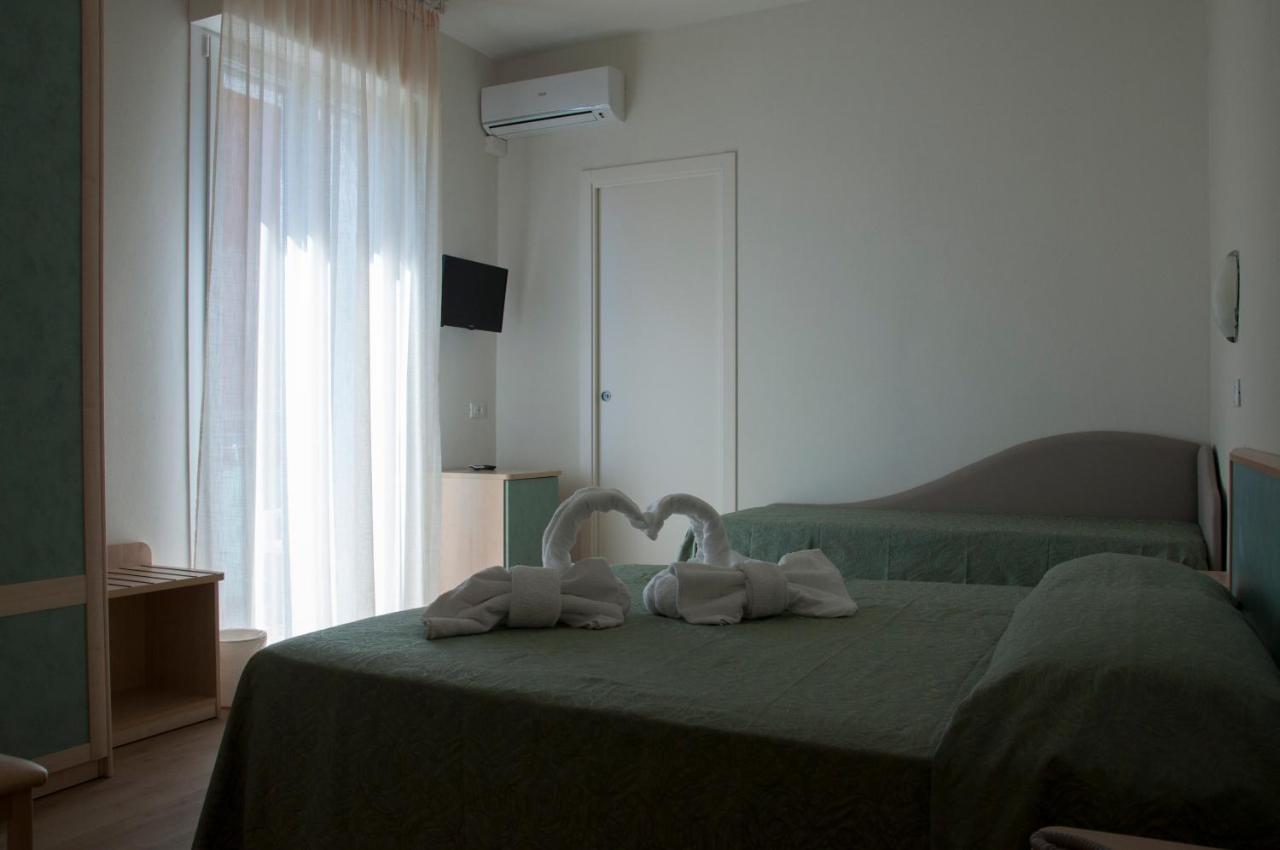 Hotel Ondina E Milazzo Cervia Extérieur photo