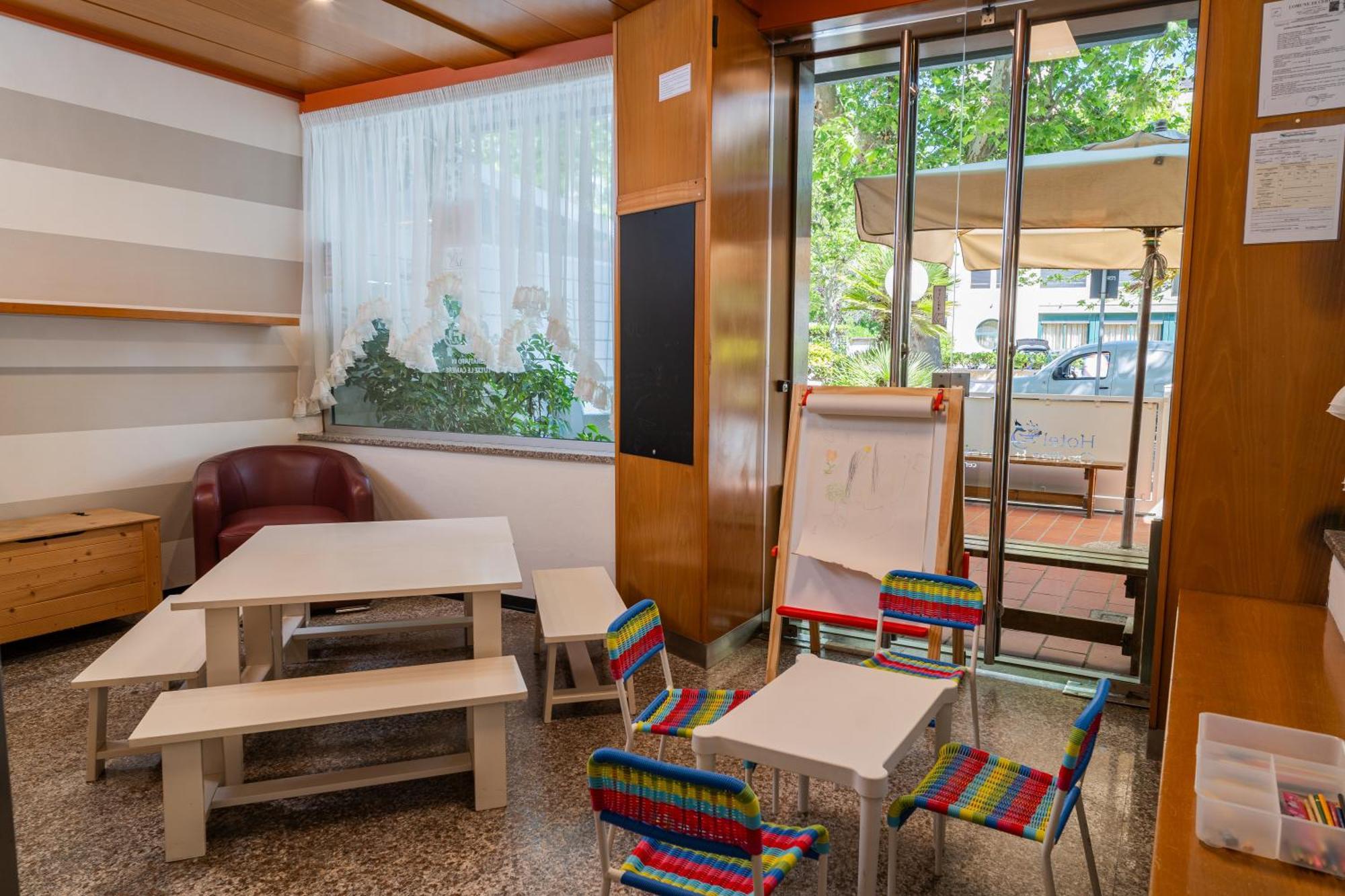 Hotel Ondina E Milazzo Cervia Extérieur photo