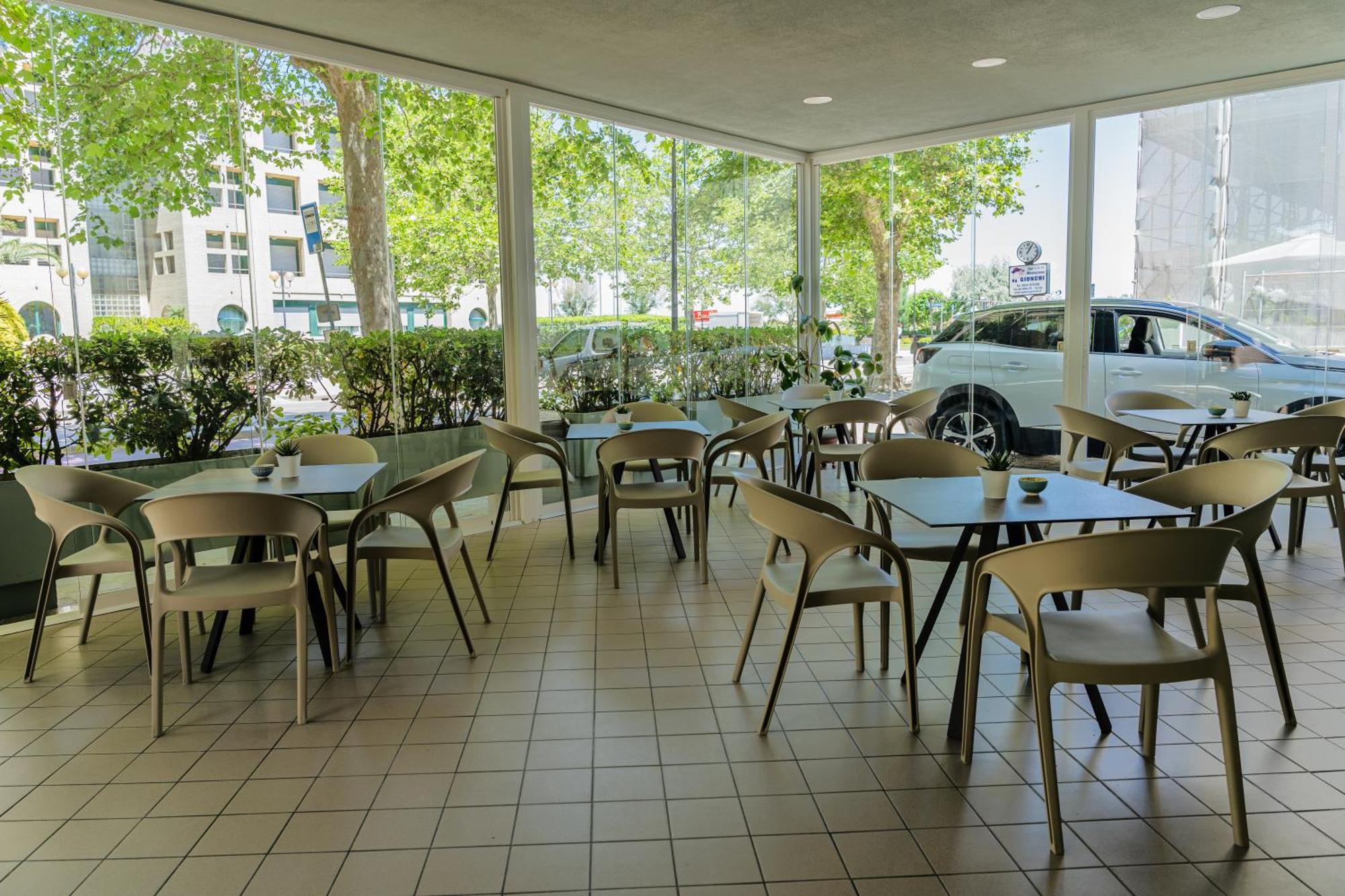 Hotel Ondina E Milazzo Cervia Extérieur photo