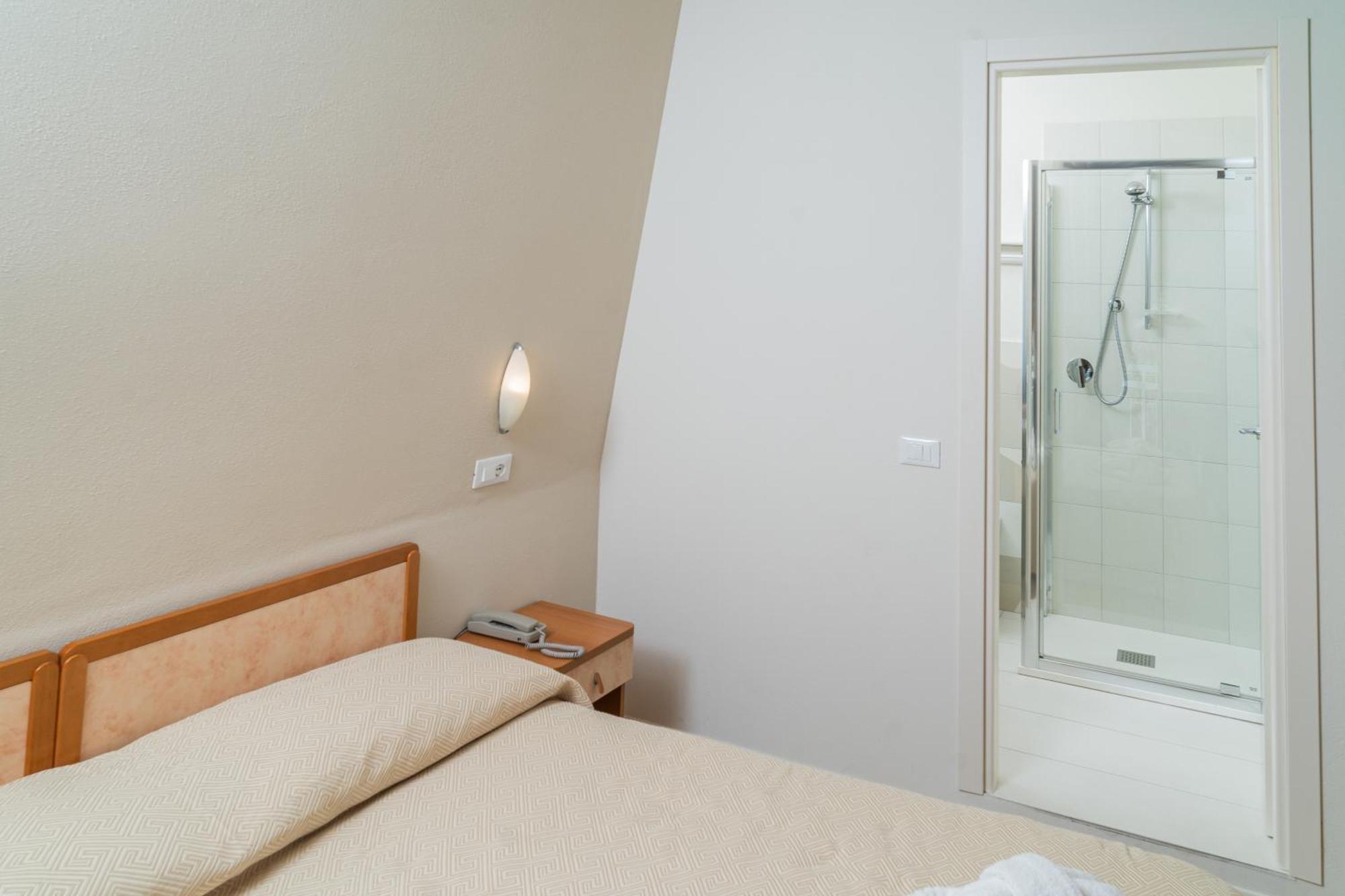 Hotel Ondina E Milazzo Cervia Extérieur photo