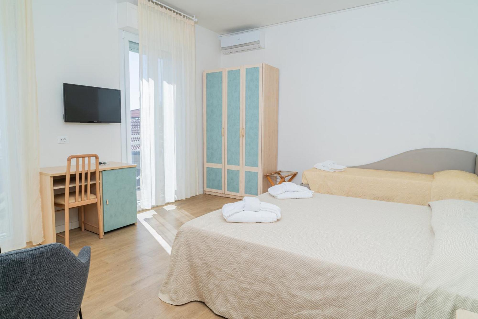 Hotel Ondina E Milazzo Cervia Extérieur photo