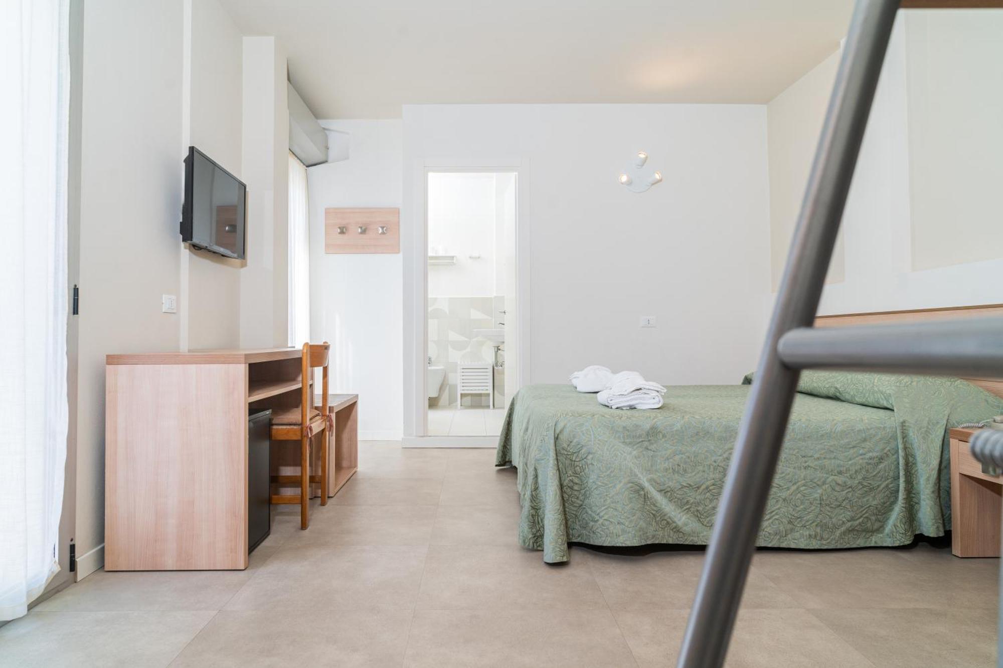 Hotel Ondina E Milazzo Cervia Extérieur photo